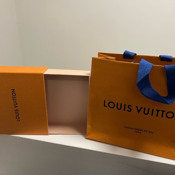 Louis Vuitton original cardholder box and bag with ribbon - Picture 1 of 1